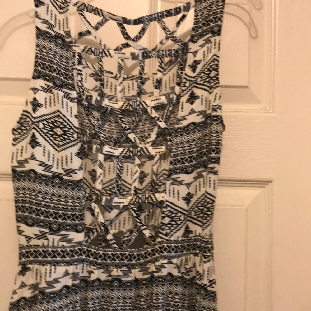 Dress - Picture 3 of 4